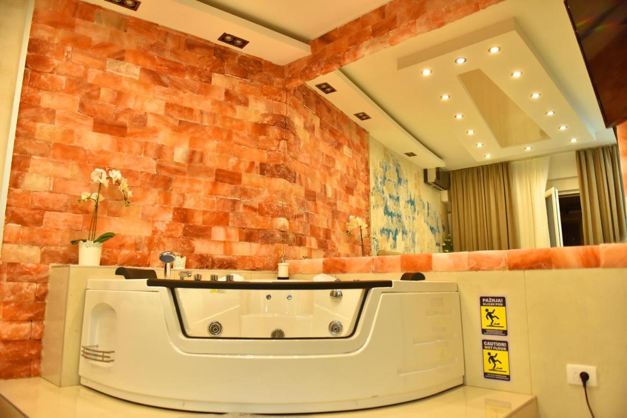 Design Apartment Premium Spa Lux 4 Star "Dubai" Completely Private Wellness & Spa Free Included Sauna & Jacuzzi & Salt Wall & Fire Place & 3D Ceilings & Business Wifi & Netflix & Keyless Code Entry & Full Smart App & Secure 2 Parking Place Cuprija Exterior photo