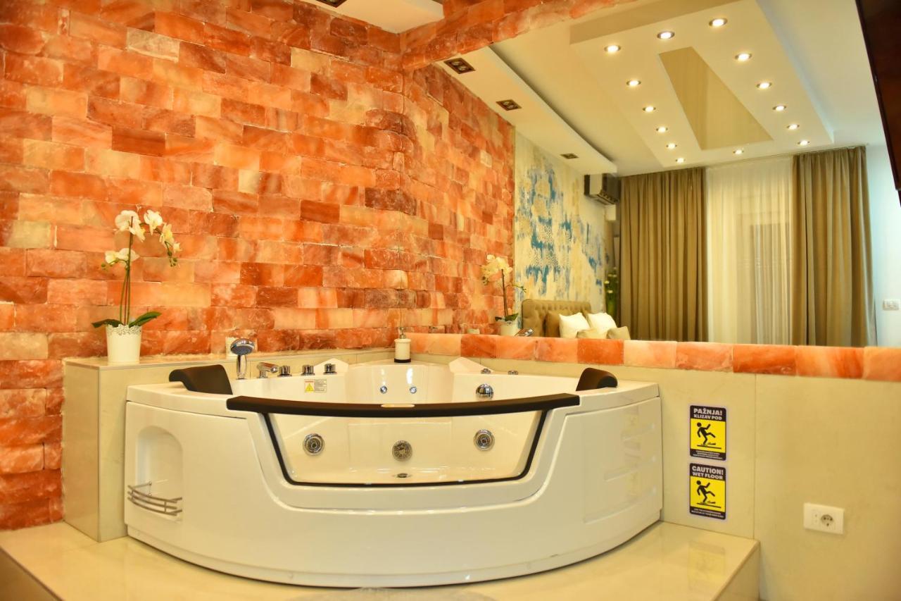 Design Apartment Premium Spa Lux 4 Star "Dubai" Completely Private Wellness & Spa Free Included Sauna & Jacuzzi & Salt Wall & Fire Place & 3D Ceilings & Business Wifi & Netflix & Keyless Code Entry & Full Smart App & Secure 2 Parking Place Cuprija Exterior photo