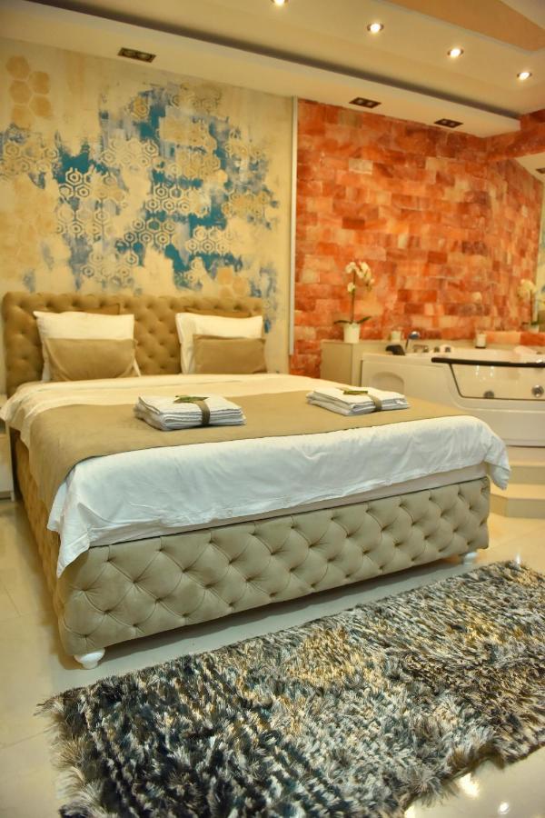 Design Apartment Premium Spa Lux 4 Star "Dubai" Completely Private Wellness & Spa Free Included Sauna & Jacuzzi & Salt Wall & Fire Place & 3D Ceilings & Business Wifi & Netflix & Keyless Code Entry & Full Smart App & Secure 2 Parking Place Cuprija Exterior photo