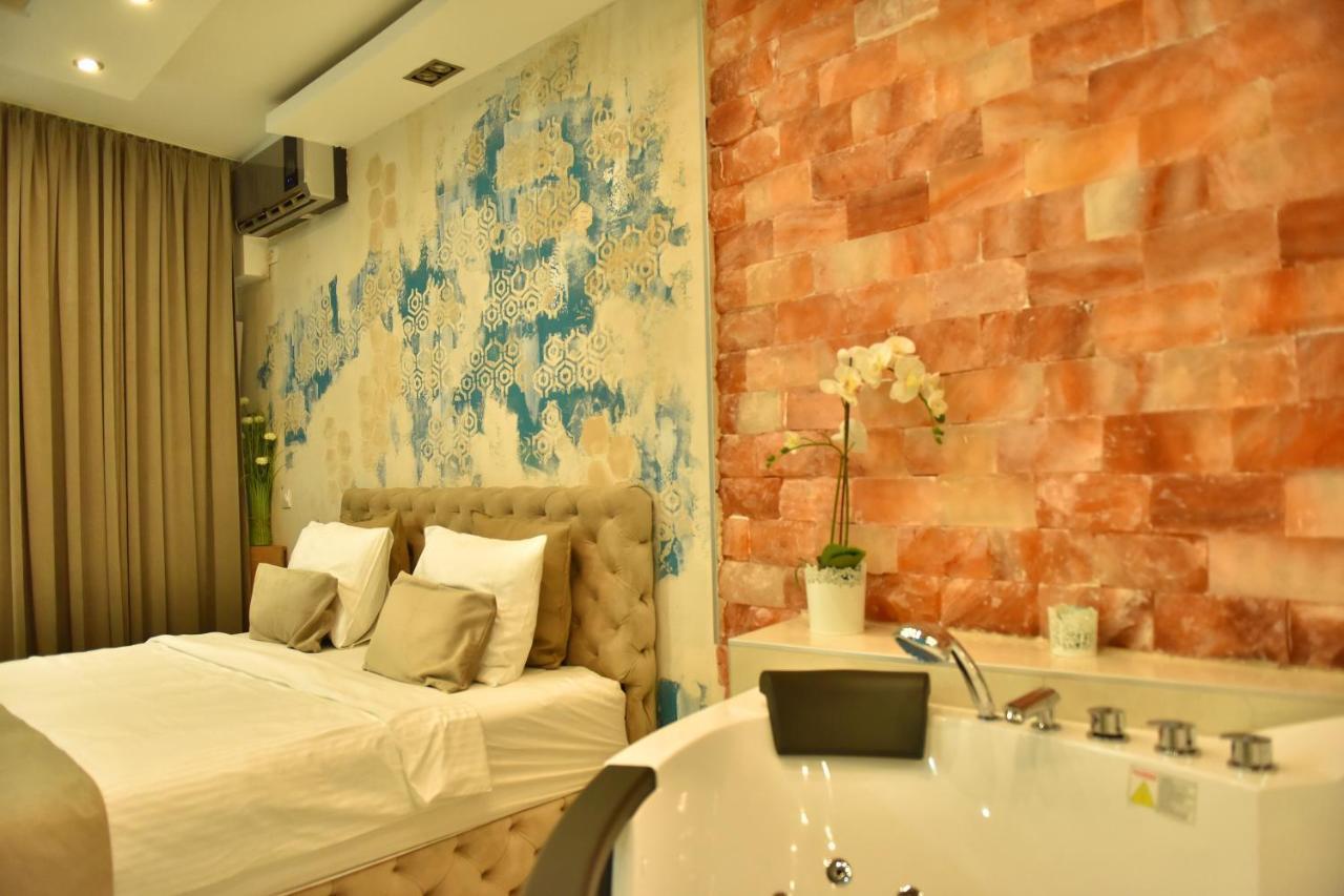 Design Apartment Premium Spa Lux 4 Star "Dubai" Completely Private Wellness & Spa Free Included Sauna & Jacuzzi & Salt Wall & Fire Place & 3D Ceilings & Business Wifi & Netflix & Keyless Code Entry & Full Smart App & Secure 2 Parking Place Cuprija Exterior photo