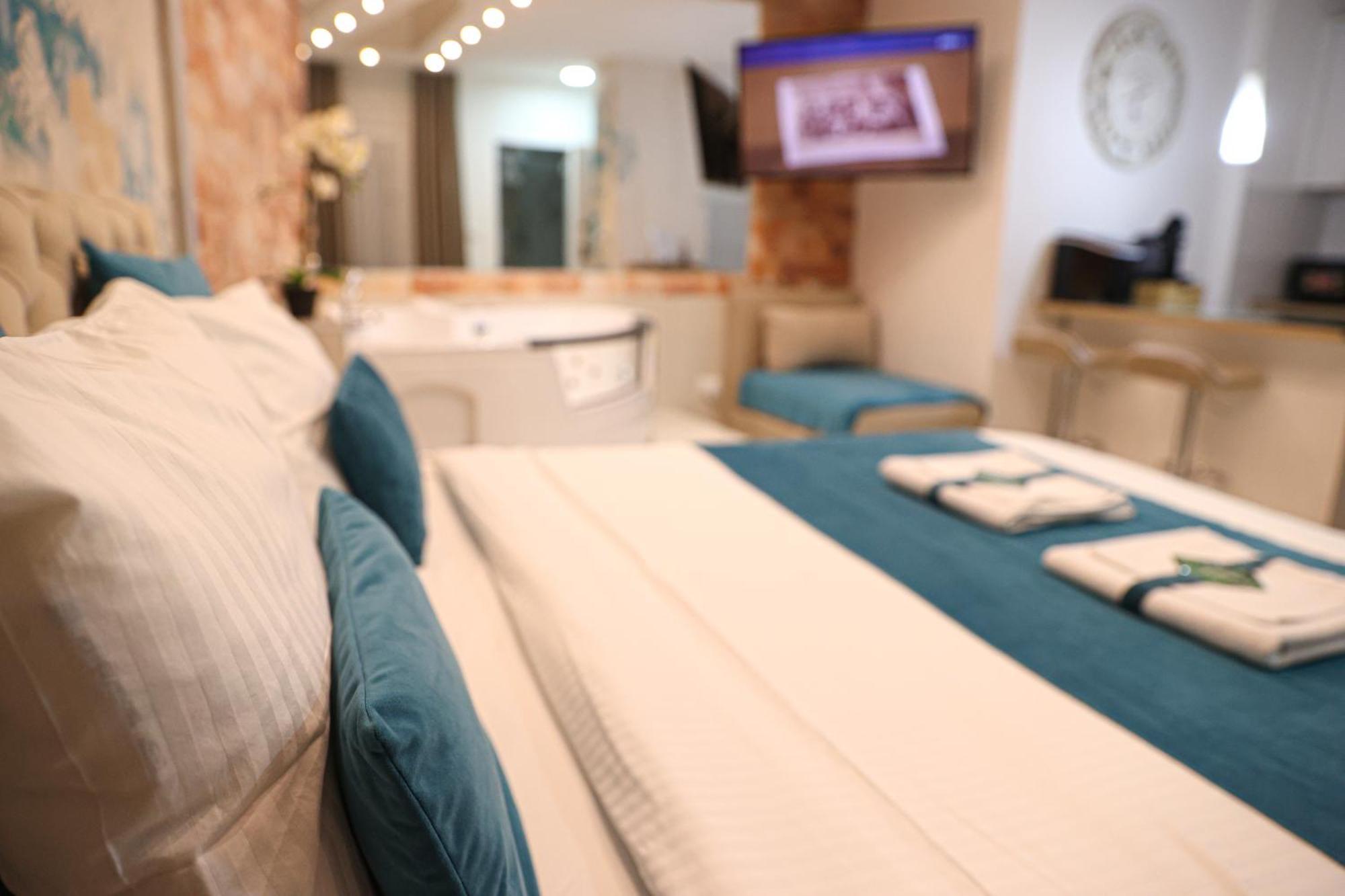 Design Apartment Premium Spa Lux 4 Star "Dubai" Completely Private Wellness & Spa Free Included Sauna & Jacuzzi & Salt Wall & Fire Place & 3D Ceilings & Business Wifi & Netflix & Keyless Code Entry & Full Smart App & Secure 2 Parking Place Cuprija Exterior photo